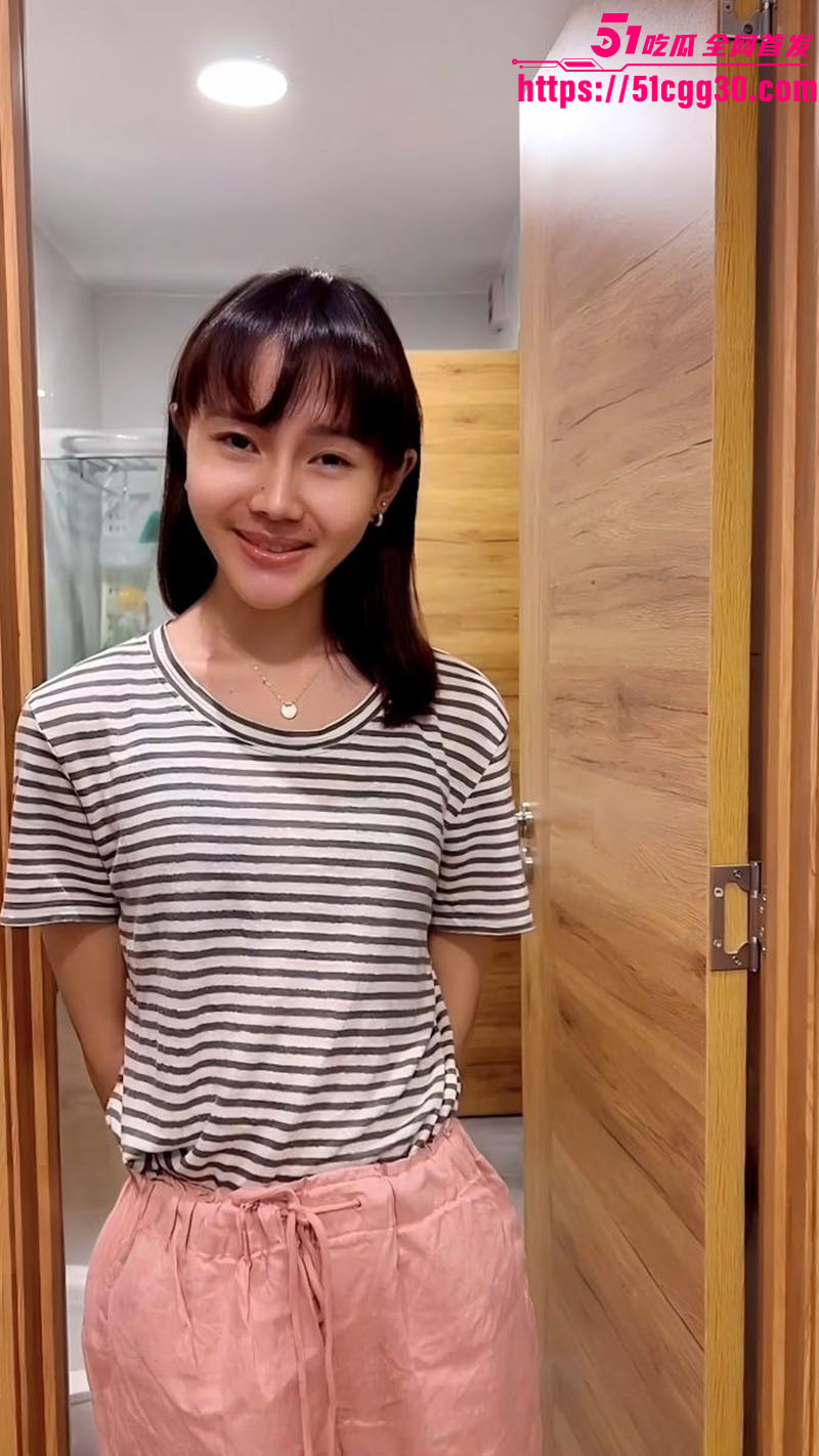 泰国人气情侣网红 kkimkkimmy 付费福利 纤细身材白虎粉嫩 三点全露道具调教 高潮淫水狂喷不止！