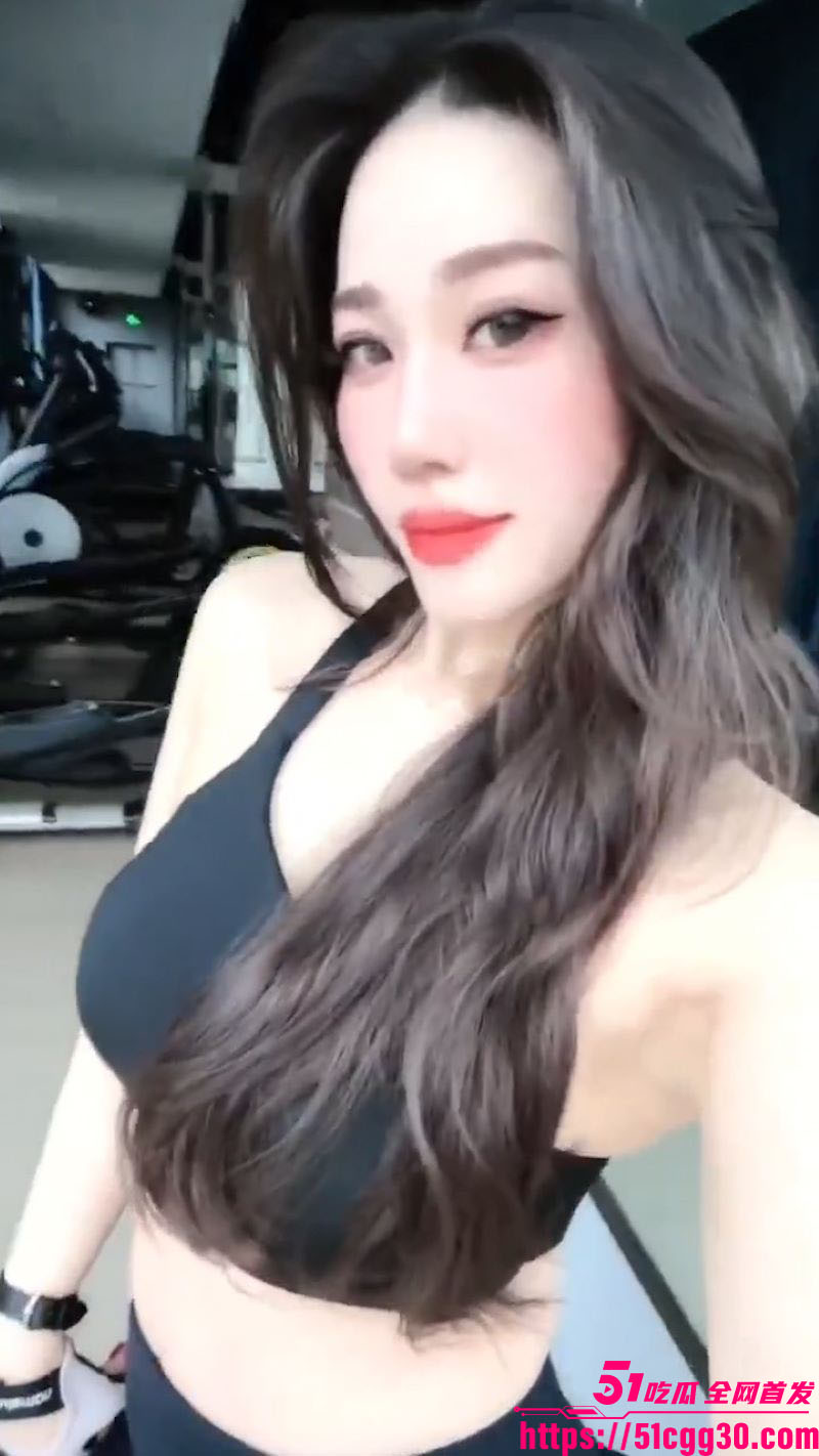 抖音长发高挑御姐C姨不雅视频流出 5