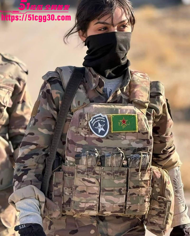 库尔德女兵让ISIS士兵闻风丧胆 踩在她们尸体上践踏羞辱视频流出 甚至对着尸体开枪 画面极度残忍！