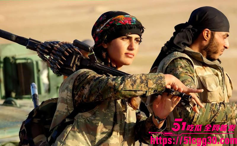 ISIS士兵践踏羞辱尸体视频流出 5