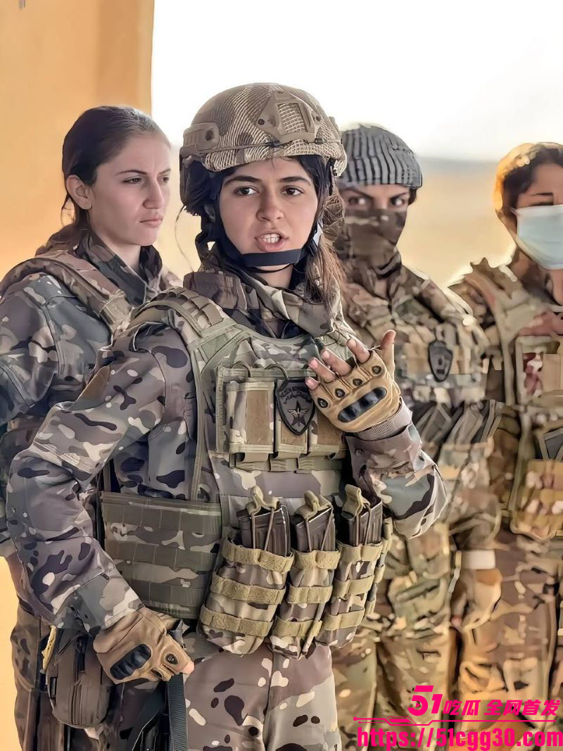 ISIS士兵践踏羞辱尸体视频流出 4