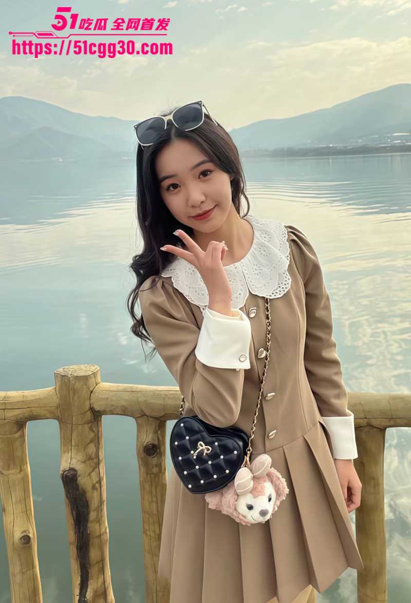 吉林清纯学妹 林冉冉 私拍泄密 被男友和好兄弟3P轮操 出租车里深喉吞精 叼着内裤喊爸爸反差骚绝！