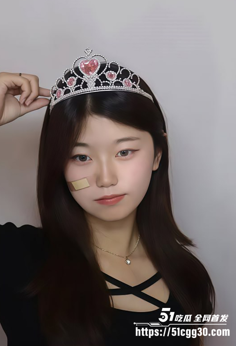 韩国爆奶少女 情侣私拍泄密 肥臀尤物抠穴自慰露脸口交 被后入干的双眼迷离 掰逼特写更是淫爆！