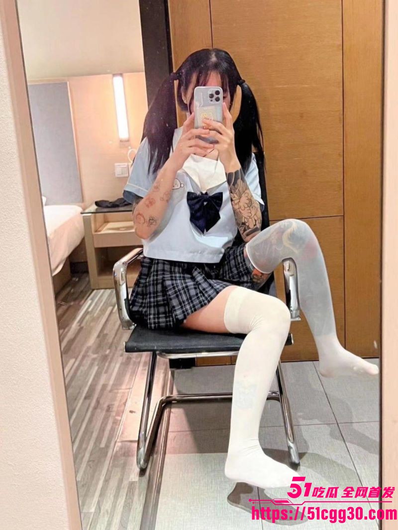 推特03年JK美女 小嫣不吃葱 双马尾萝莉脱衣展示满身淫纹 被猛干嫩穴娇喘不断！