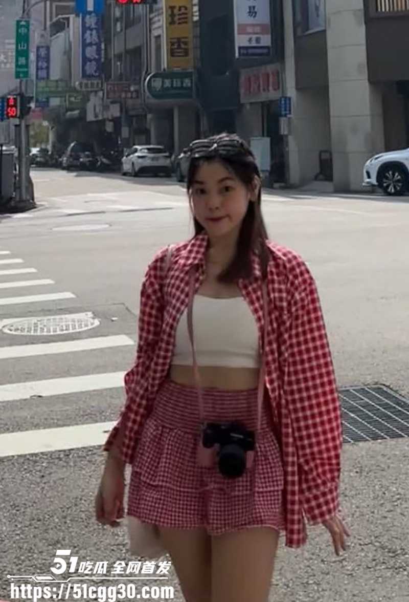 马来西亚最新高颜值女孩leejoey浴室洗澡偷拍视频流出3拷贝