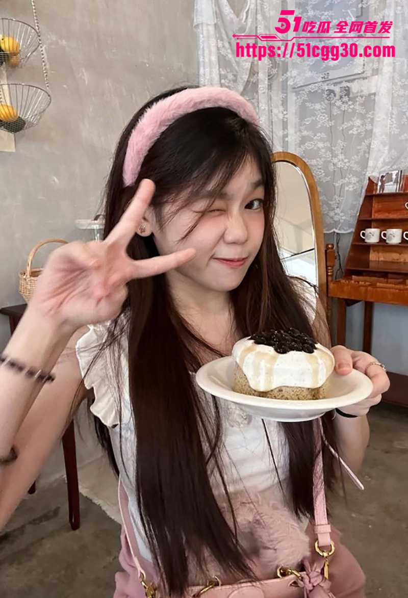 马来西亚最新高颜值女孩leejoey浴室洗澡偷拍视频流出4拷贝