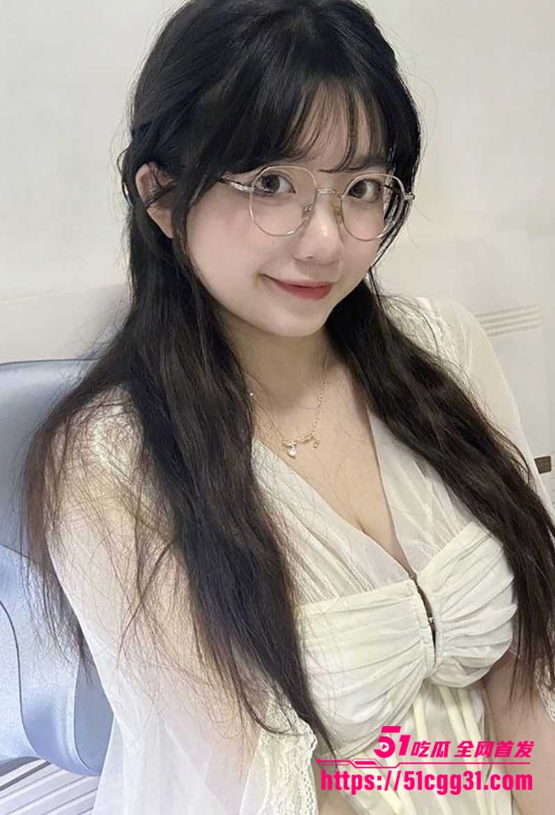 高校巨乳女大学生私密视频流出 1 拷贝