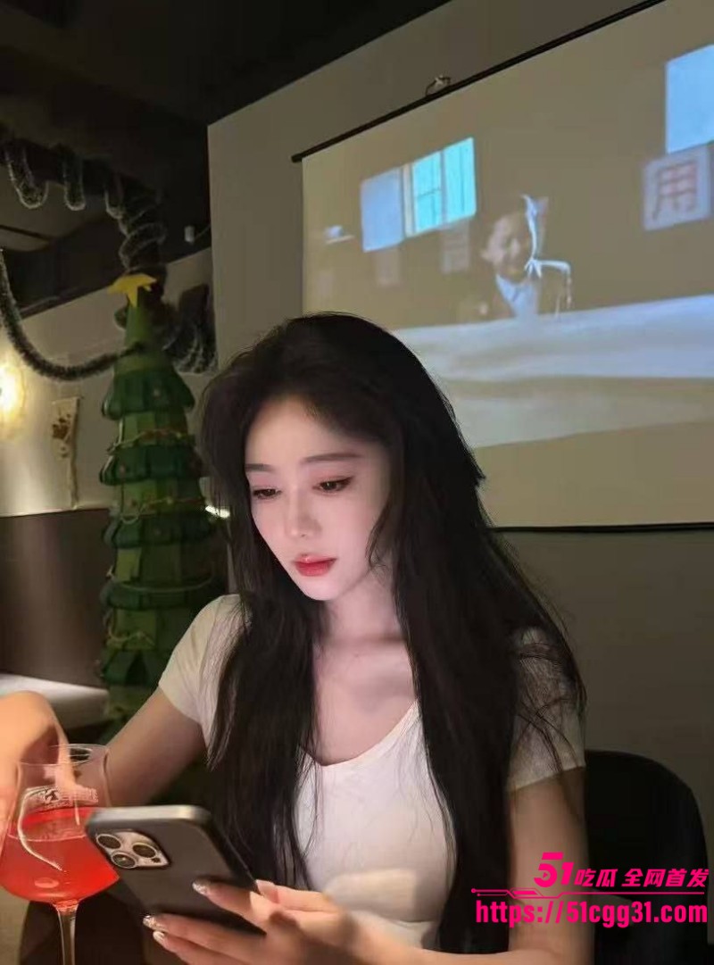 上海兼职模特 李欣 高挑女神私下竟是性瘾狂魔 美乳粉穴任由炮友玩弄 淫荡浪叫骚出天际！