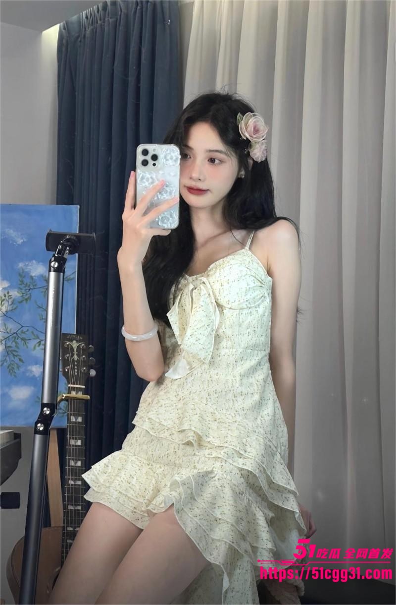 抖音百万网红 一只海螺 走光视频流出 宽松睡衣粉嫩乳头清晰可见  扁平美乳骨感诱惑十足 4