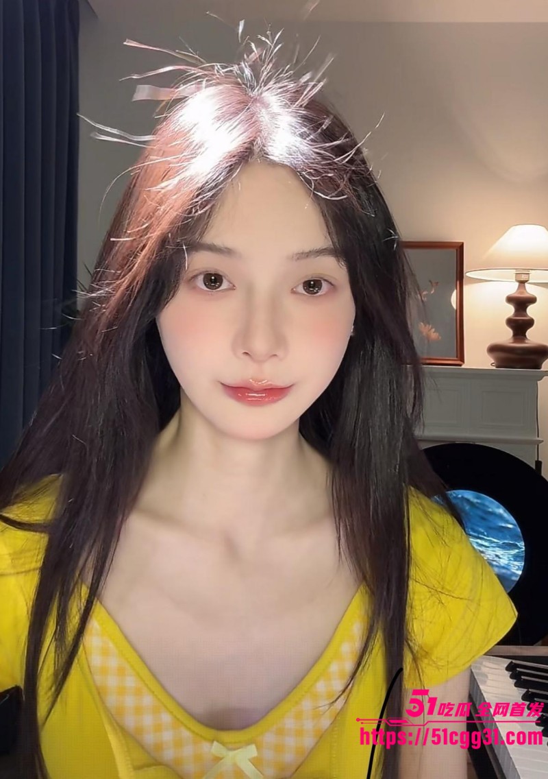 抖音百万网红 一只海螺 走光视频流出 宽松睡衣粉嫩乳头清晰可见  扁平美乳骨感诱惑十足 6