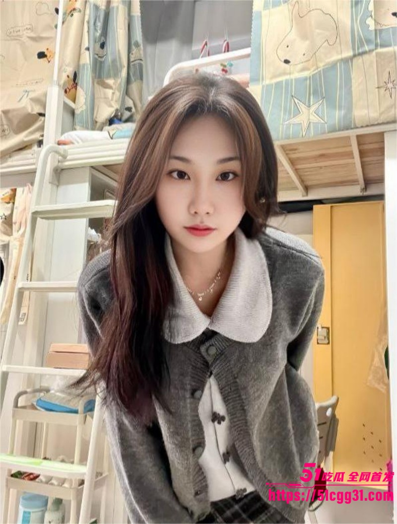 广西极品反差婊 马雯 裸贷视频泄漏 看似可爱少女竟然如此反差 1
