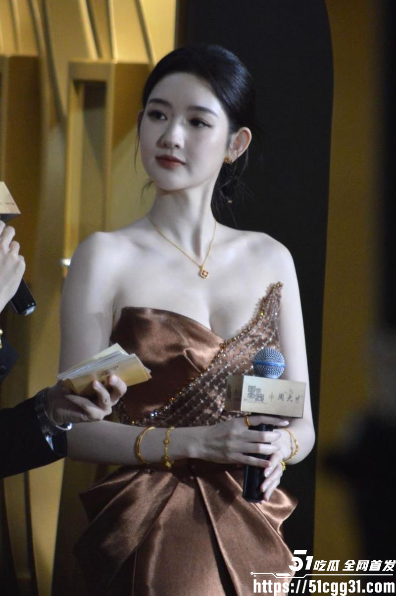 王玉雯与37岁杨玏5年恋情实锤分手！过往黑史被连根拔起绯闻缠身 如今网传性爱视频更是人设崩塌！