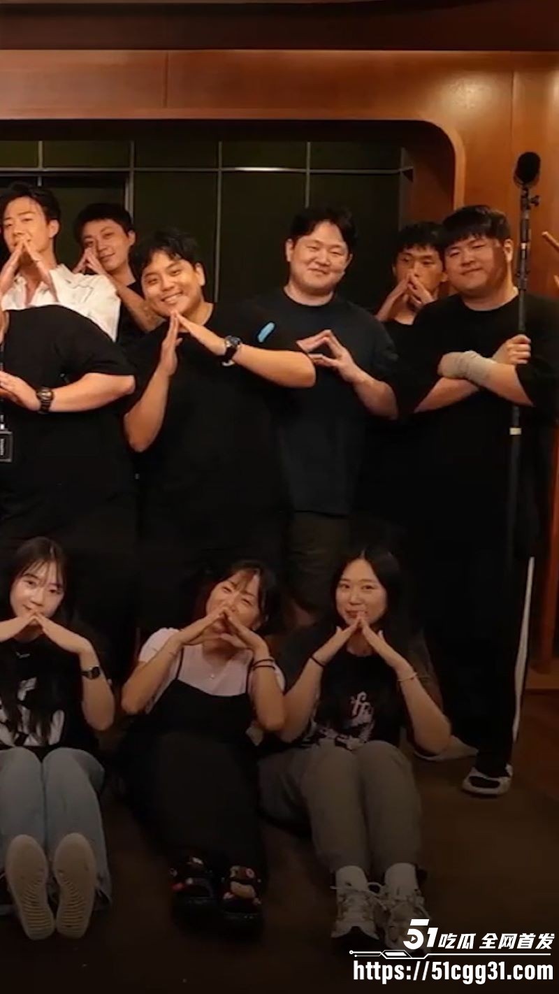 韩国擦边短剧不得不做的室友第一季 8