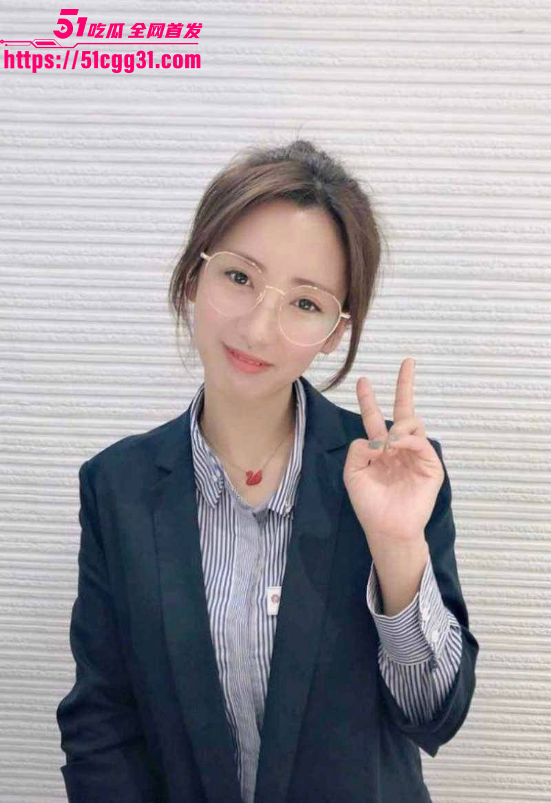陕西淫妻 张艳艳 老公常年出差 深闺骚妇寂寞难耐 与情人偷情肉棒猛操巨乳狂晃 浓精射满小腹！