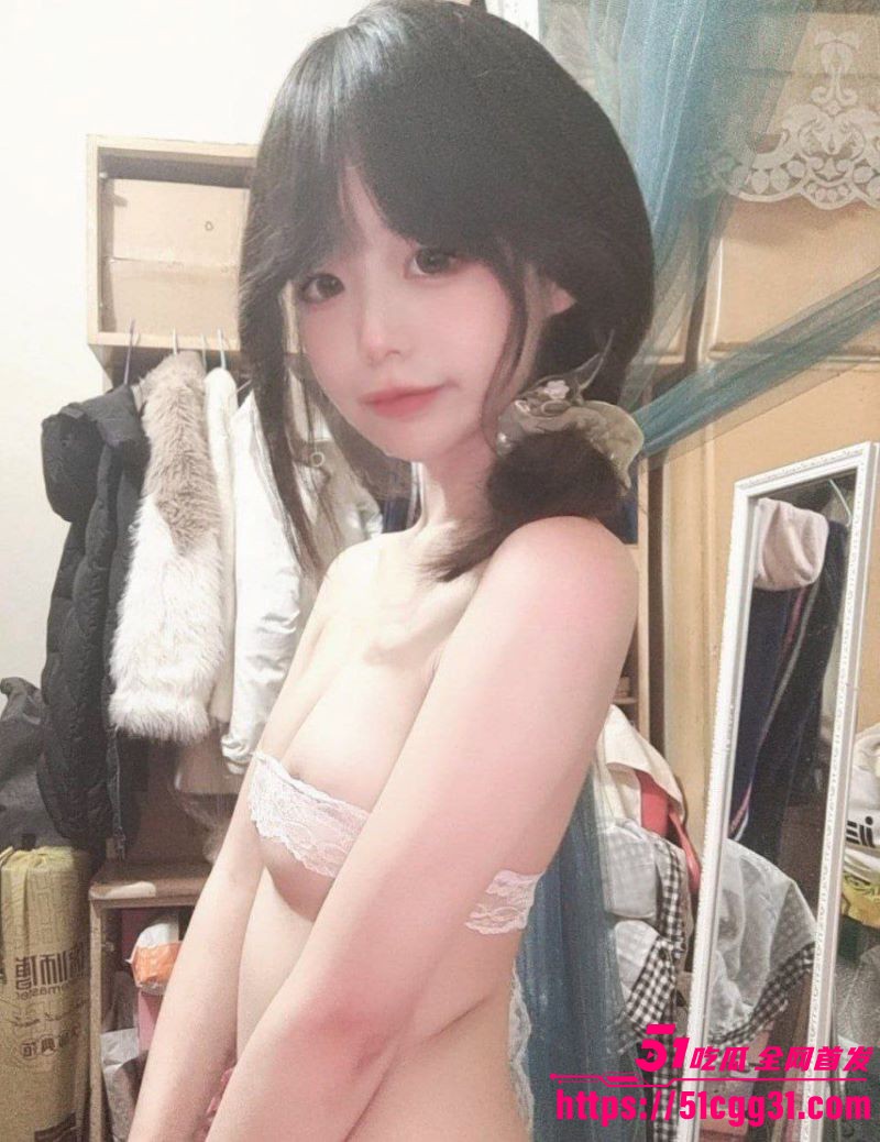 极品高颜值反差婊高雅雯付费私拍曝光 6