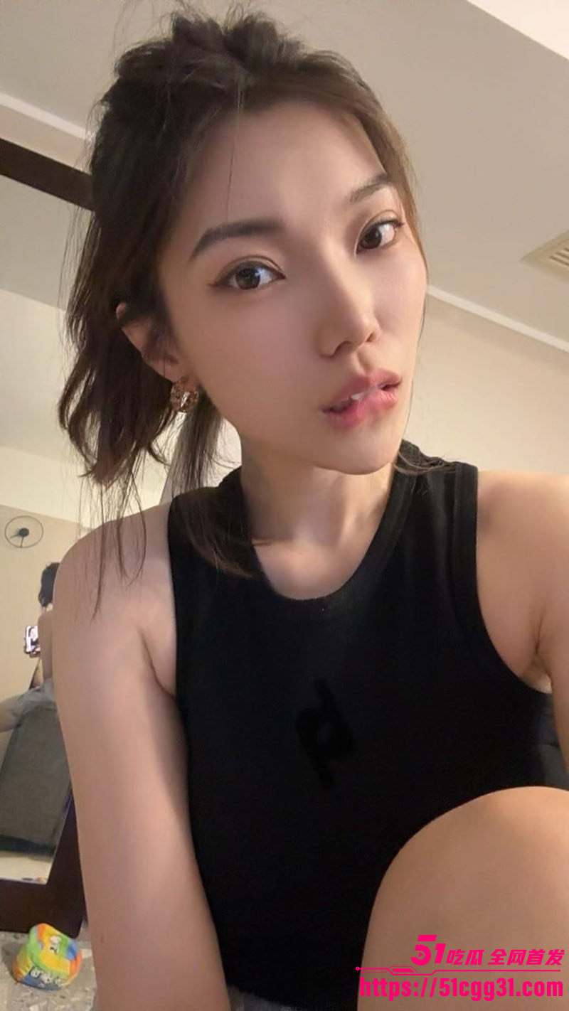 长春理发店老板娘 何莹 与店员偷情被彻底征服 翘臀后入猛干 反差婊浪叫不止高潮连连！