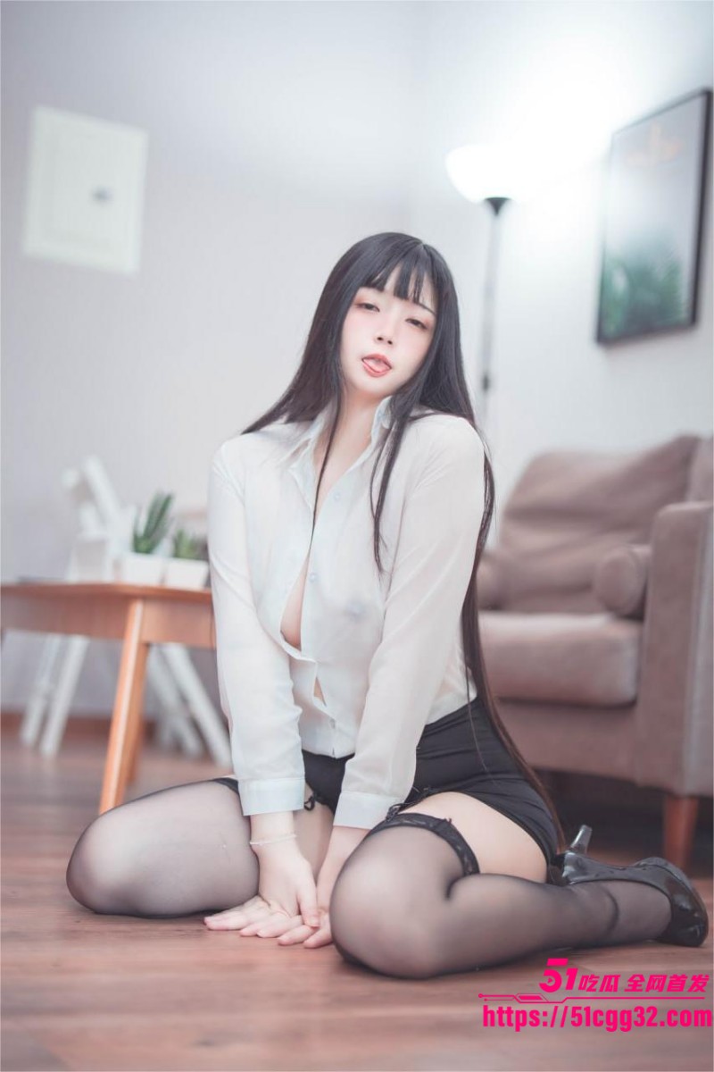 高颜值少女 落落Raku OL制服诱惑 工作女郎巨乳美腿诱惑勾引 脸穴同框自慰高潮浪叫 4