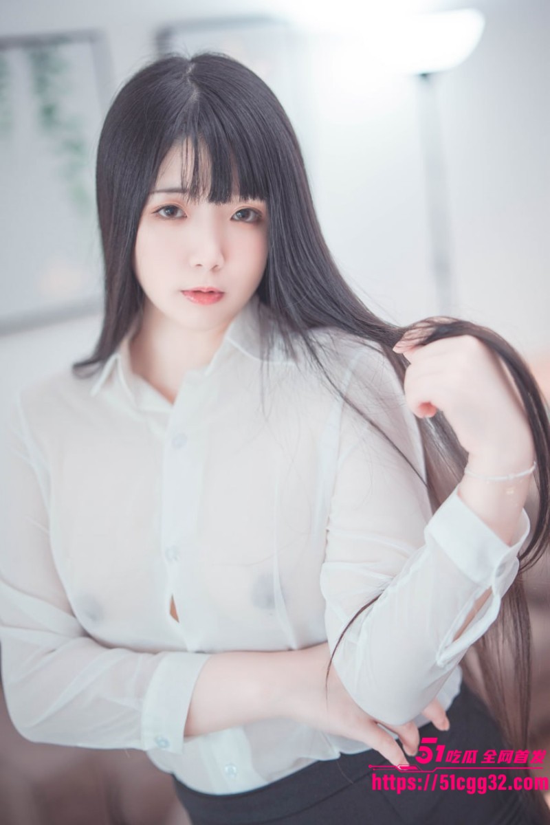 高颜值少女 落落Raku OL制服诱惑 工作女郎巨乳美腿诱惑勾引 脸穴同框自慰高潮浪叫 6