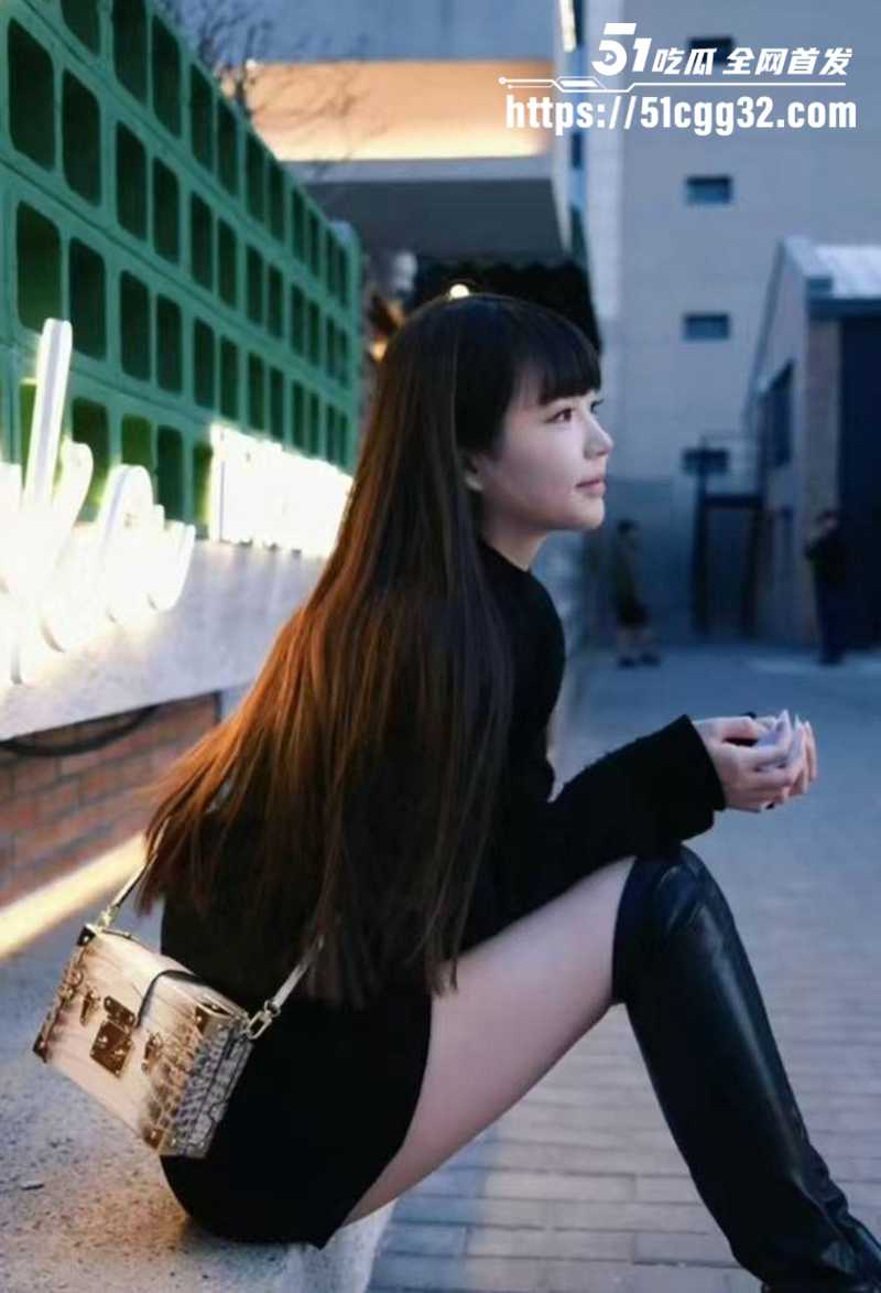 海南极品骚货外围女和金主性爱视频流出3拷贝