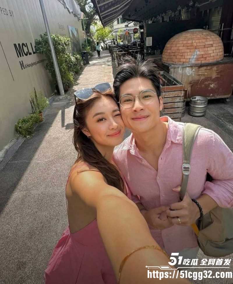 新加坡房地产CEO林炜杰与陈悦婷办公室偷情大瓜04