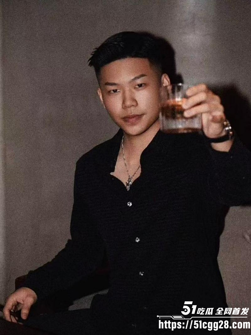 抖音400万粉网红深海蜜柚手铐事件014