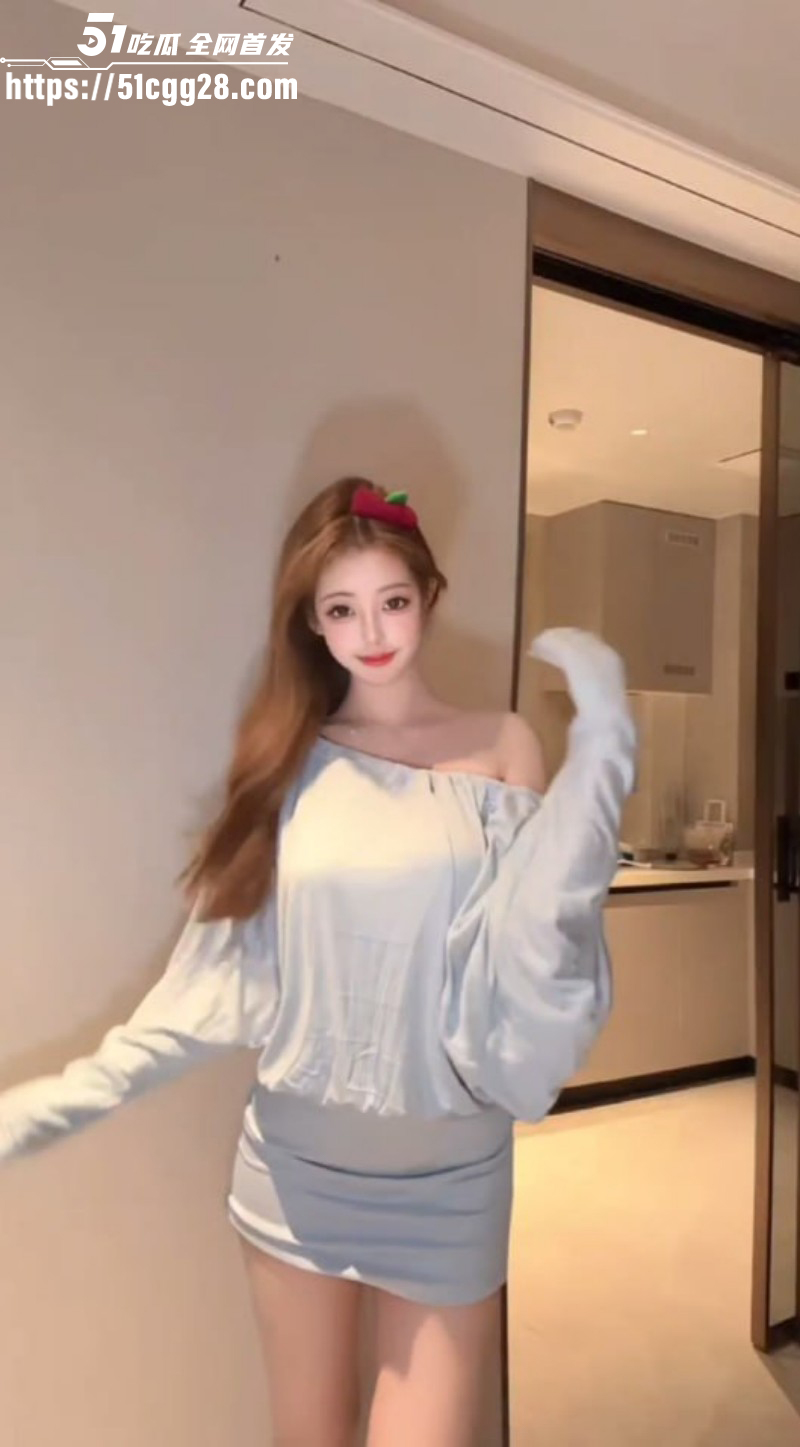 抖音爆火女神小睡神李梨涡后背摇合集05