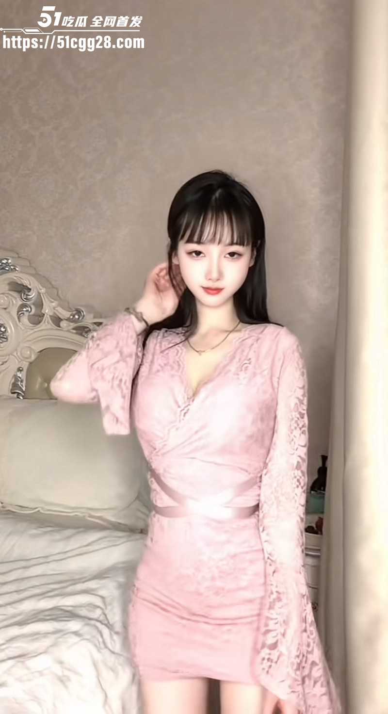 抖音爆火女神小睡神李梨涡后背摇合集04