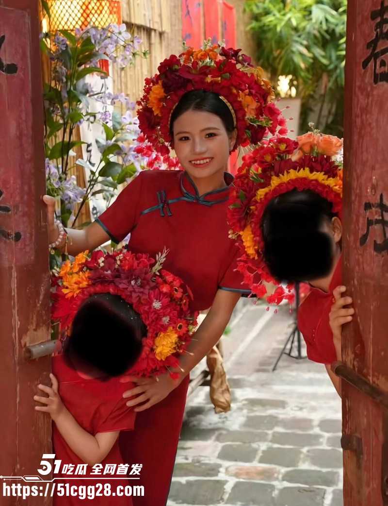 抖音网红小英曝上如拉出轨其亲表妹06