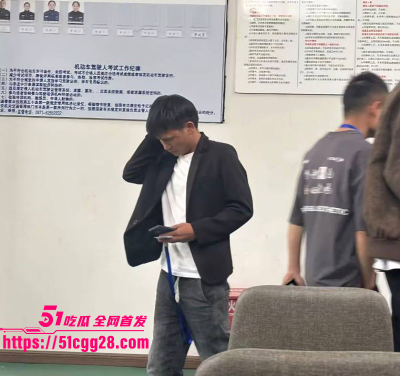 抖音网红小英曝上如拉出轨其亲表妹09