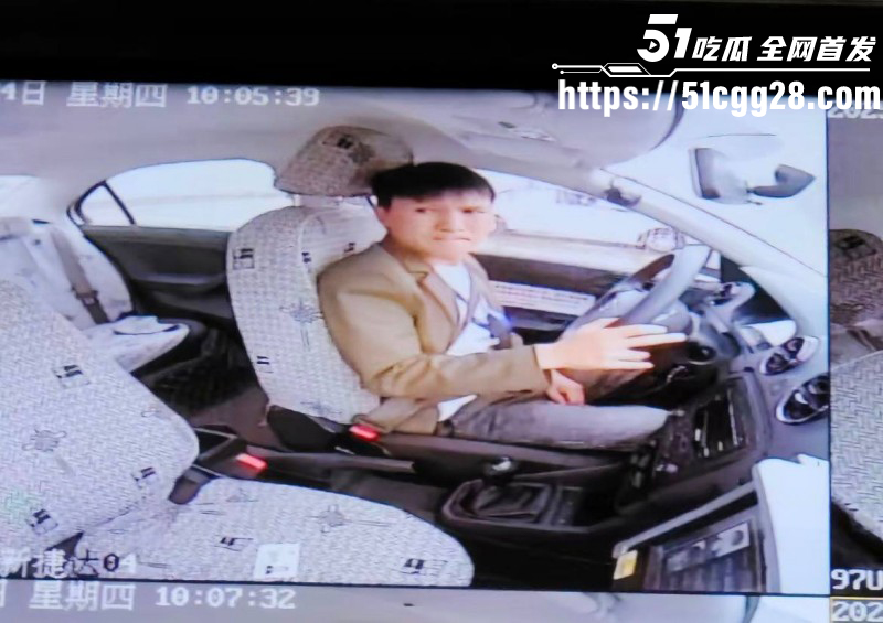 抖音网红小英曝上如拉出轨其亲表妹019