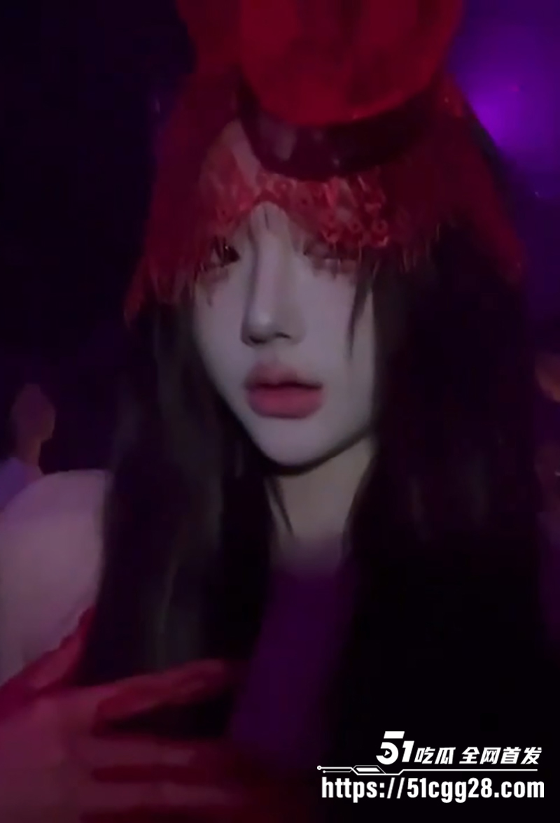 广东顶级美女模特 刘一诺 与老板偷情沦为禁脔 爆乳翘臀被爆操玩弄 露脸舔屌极致堕落！