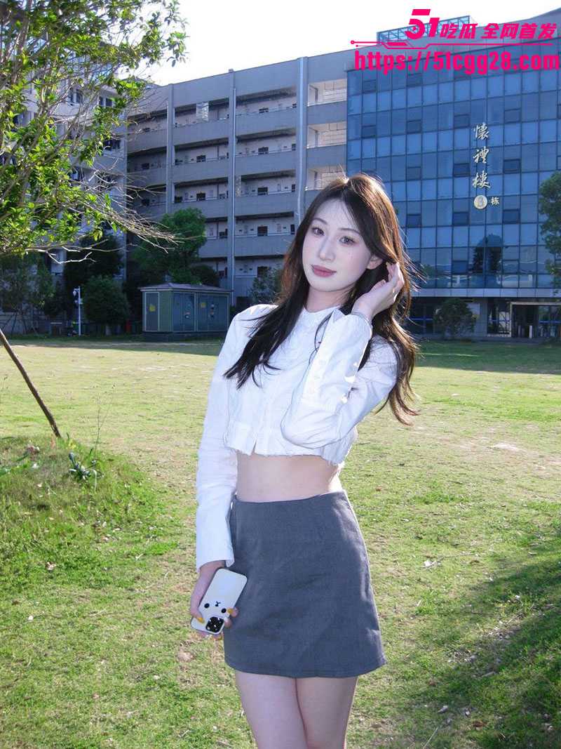 湖南汽车工程职业大学 伍婵 清纯高冷校花 实则炮友无数 胸型完美骚穴肥嫩 主动骑乘床技高超！