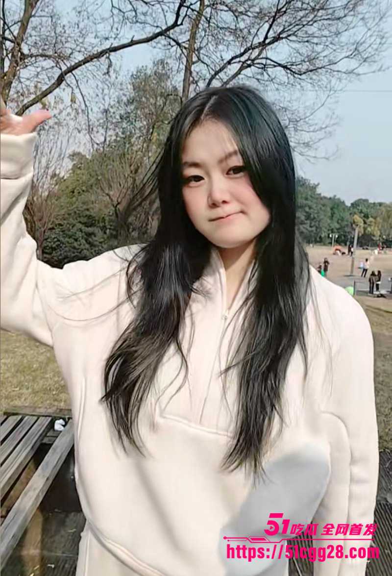 网红起号新赛道！四川顶级反差婊 于丽 用性爱淫片当引流钩子 以身入局舔屌足交 一夜火成爆款女王！
