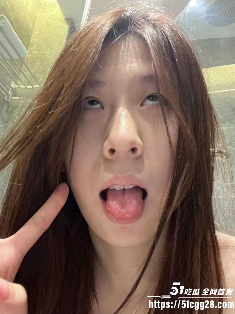 江苏无锡3女1男酒店自拍爆火抖音012