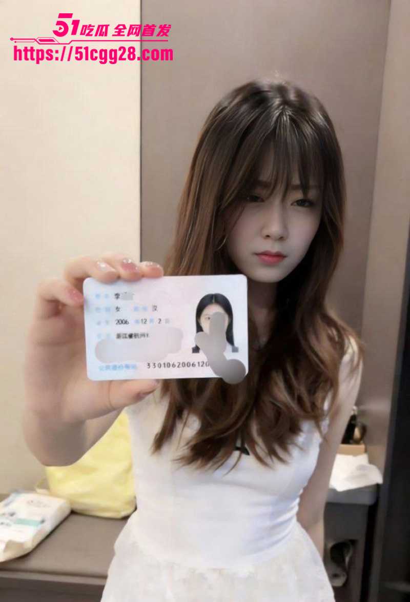 浙江超美学生妹 李晓楠 俏脸勾人美乳乱颤 假屌自慰狂飙高潮 穴口一张一合看之秒硬！