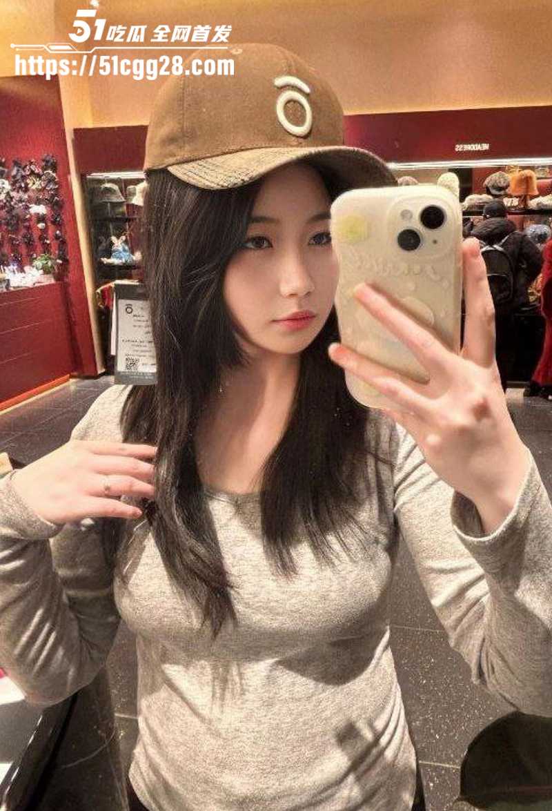 广东大三极品学生妹模特李嘉啟人体写真曝光2拷贝