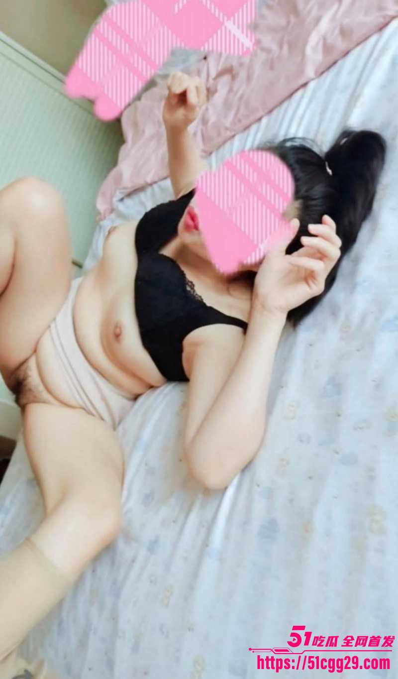 爱穿丝袜的骚妈午休时暴操骚妈09