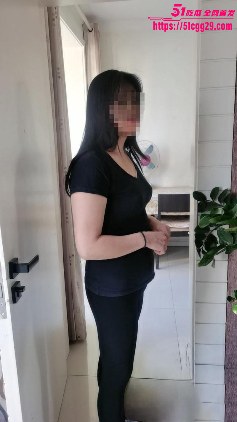 爱穿丝袜的骚妈午休时暴操骚妈05