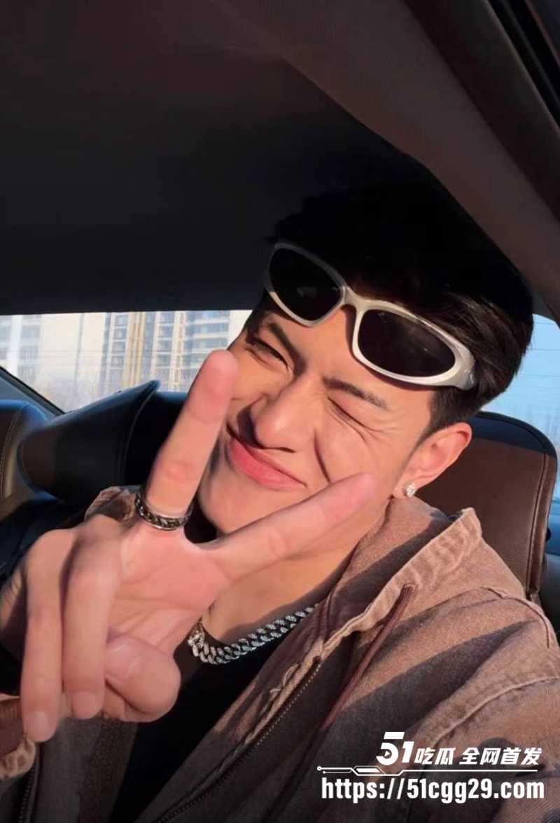 藏族帅哥男网红董朱家暴出轨视频曝光4拷贝