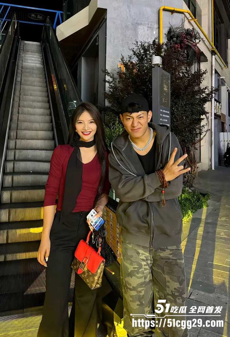 藏族帅哥男网红董朱家暴出轨视频曝光6拷贝