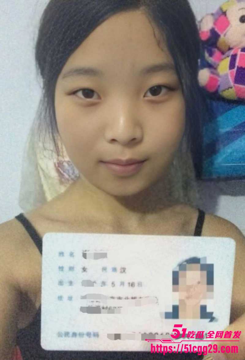 广东甜美学妹 谢菲 裸贷视频曝光 肉感身材奶子翘挺脸蛋稚嫩 双指猛插骚穴 淫技满分！