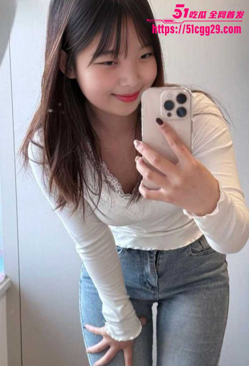 广东佛山甜美学妹 谢菲裸贷视频曝光 4 拷贝