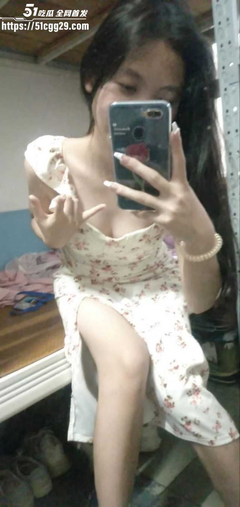 清纯学生妹宿舍自慰被曝光05