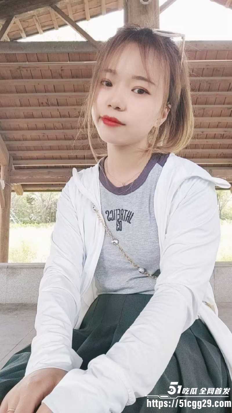 陕西咸阳旬邑二婚小少妇 师改荣 婚内出轨被丈夫抛弃 后放飞自我彻底沦为炮友玩物！