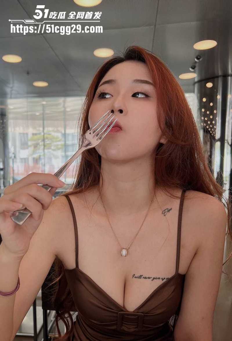 上海极品爆奶嫩模 赵嘉怡 情侣私拍泄密 颜值身材双在线 第一视角花式抽插 看大奶摇曳 代入感拉满！