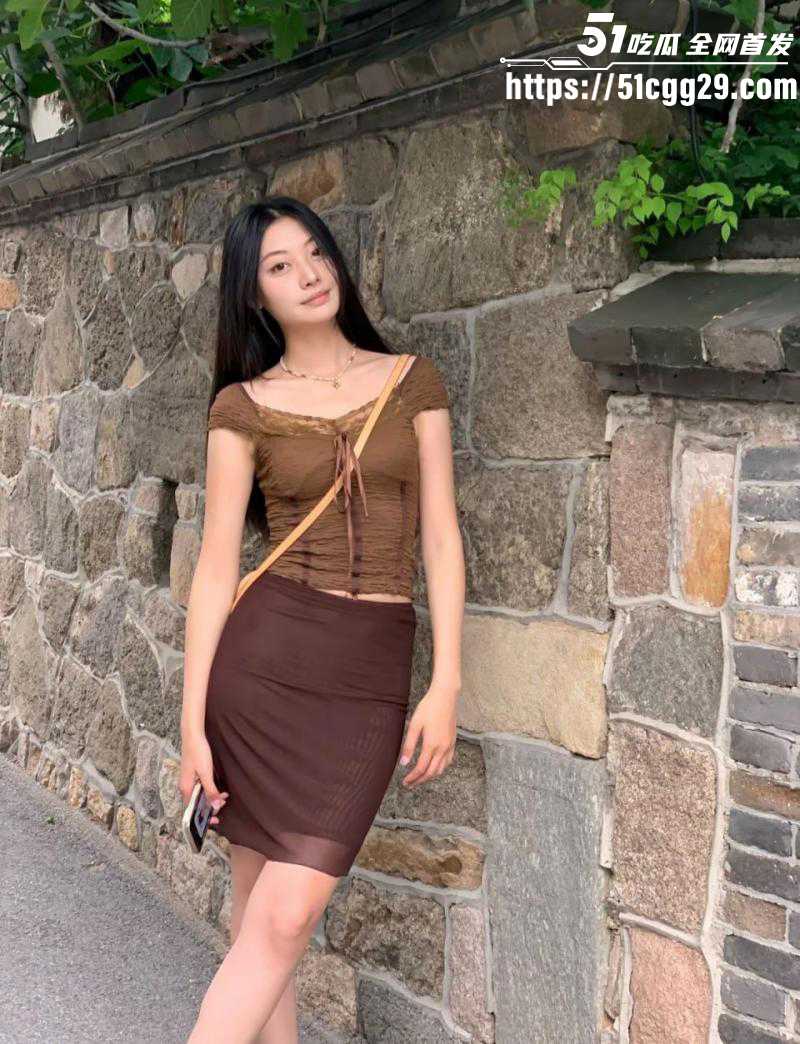 山东威海已婚少妇 林雅琳 约炮视频泄密 被花臂炮友猛插白虎穴 美乳狂甩令人眼花缭乱！