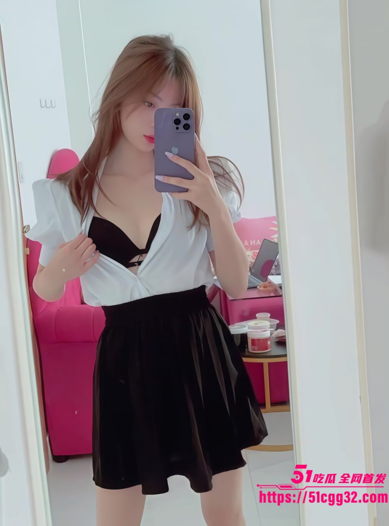 柬埔寨清纯女高中生 MeasAngvor 性爱私拍流出 稚嫩酮体被摁在胯下爆操 粉嫩骚穴喷水彻底沦陷！