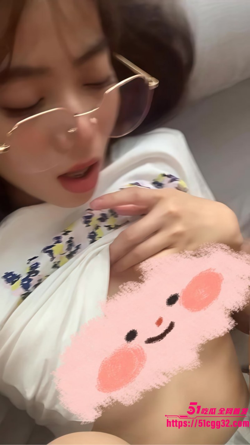 柬埔寨清纯女高中生 Meas Angvor 性爱私拍流出 稚嫩酮体被男友摁在胯下爆操 粉嫩骚穴喷水彻底沦陷性欲狂潮 5