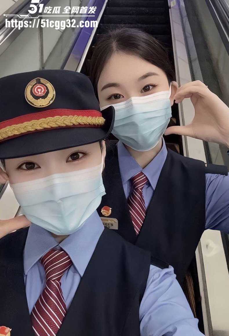 推特反差露出博主乘务盈盈露出合集 2 拷贝