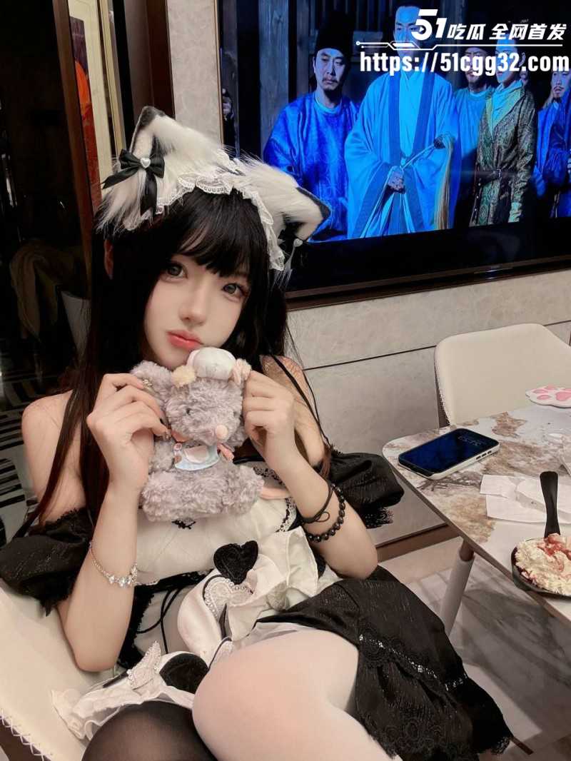 推特艺术生福利姬 香风智乃 乳夹肛塞齐上阵 户外被操爽到喊爸爸 诱惑爆表堪称视觉盛宴！